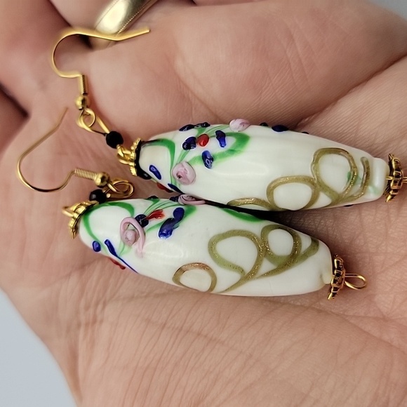 Unbranded Jewelry - White Rainbow Inlaid Lampwork Glass Flower Drum Pendant Hoop Earrings Gold Tone